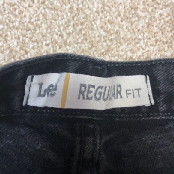 LEE relaxed fit black jeans. 32x30 - Picture 3 of 5
